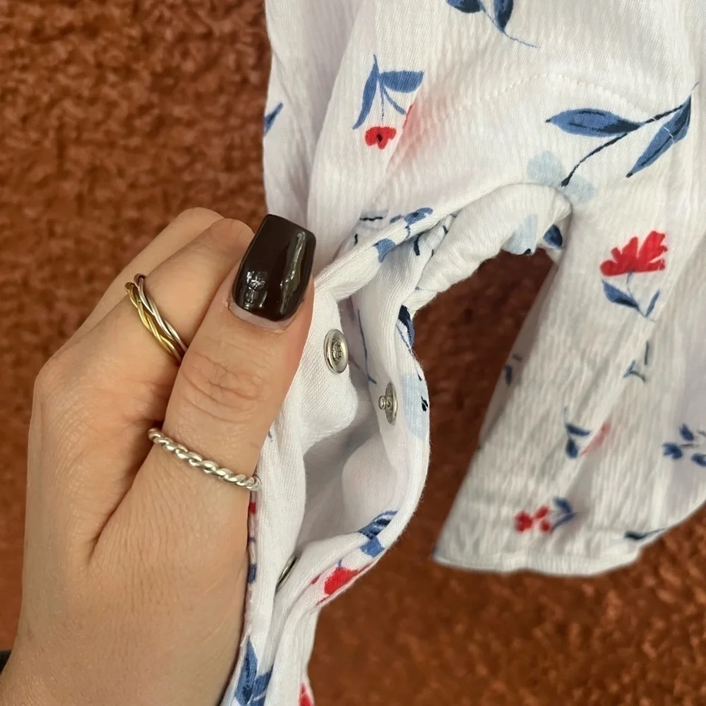 Baby Girl Carter’s Romper Floral Pattern Size- 6 months